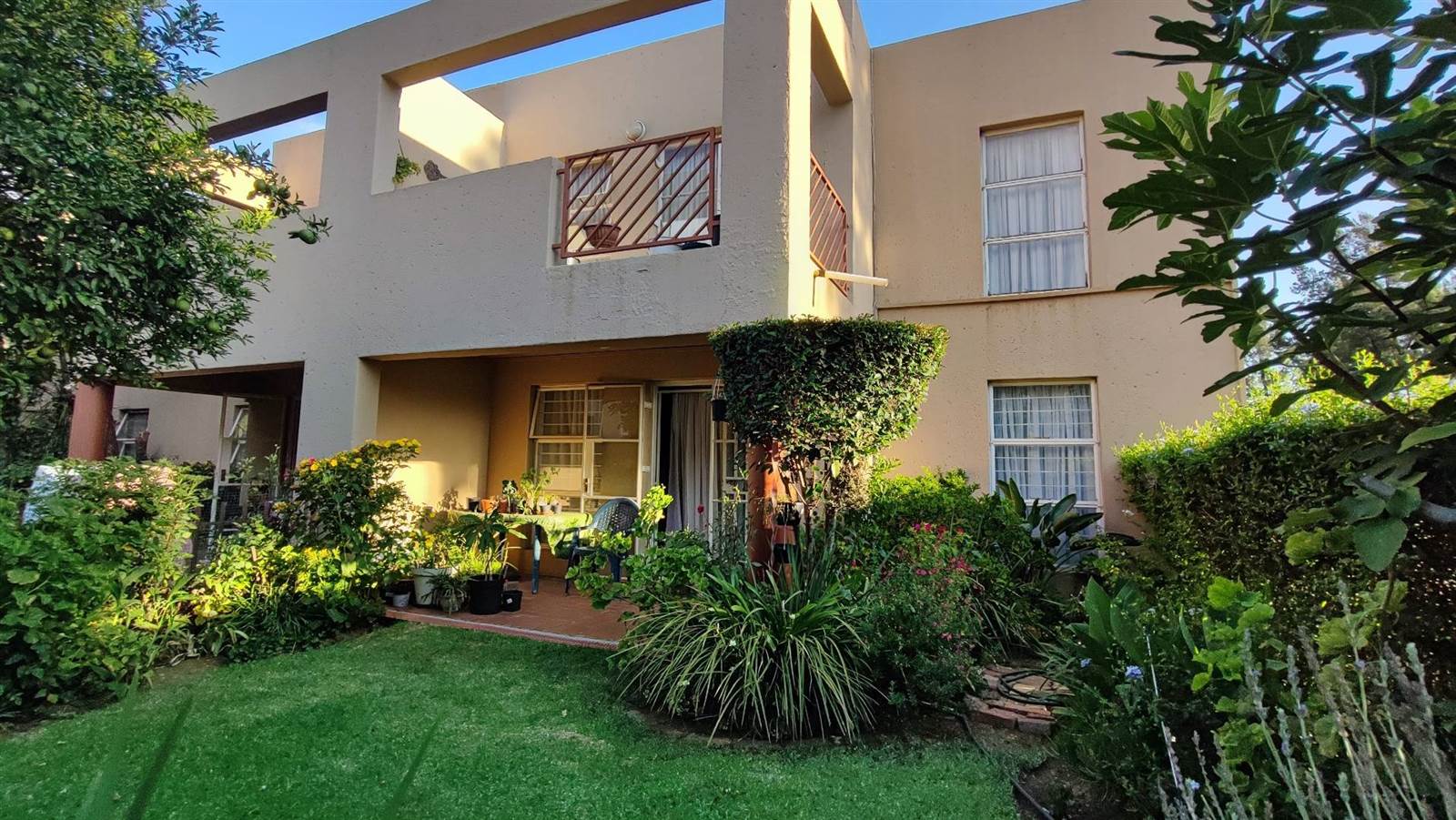 2 Bed Townhouse in Brackendowns photo number 1