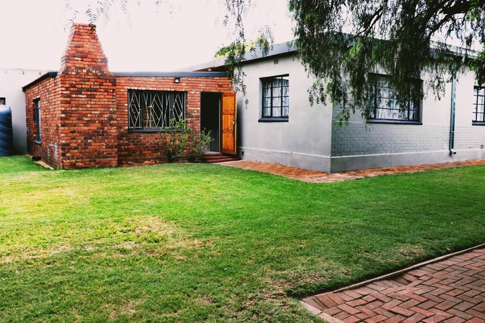 3 Bed House in Rensburg photo number 27