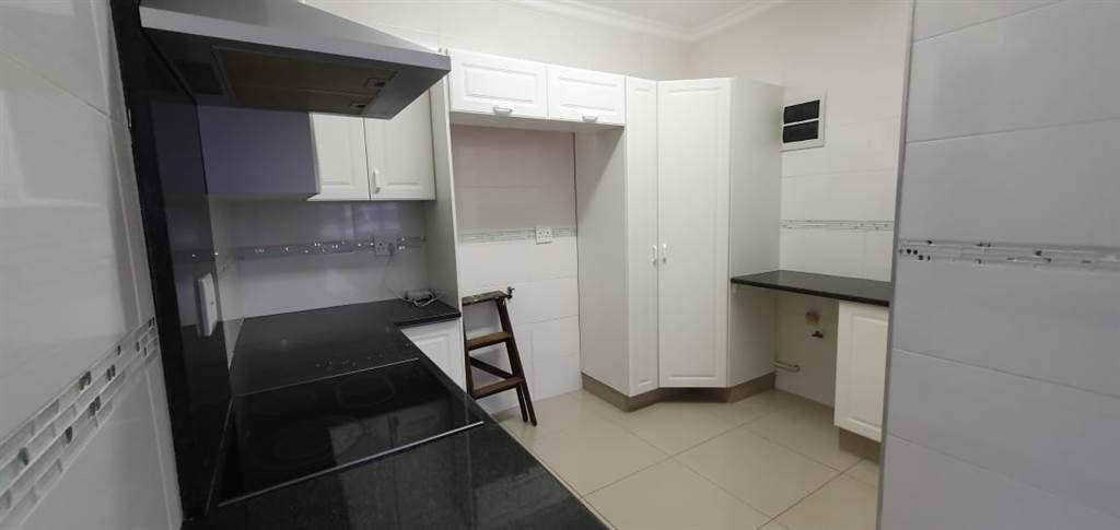 3 Bed Apartment in Winklespruit photo number 6