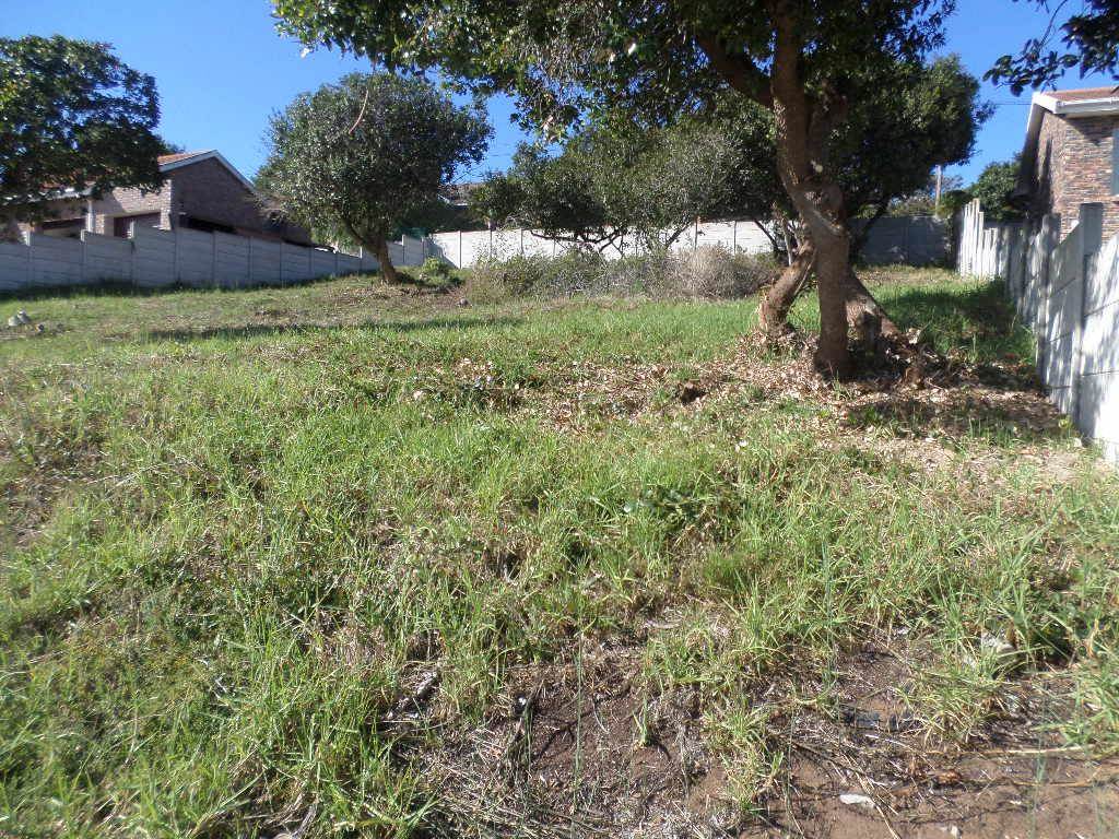 651 m² Land available in Fraaiuitsig photo number 4