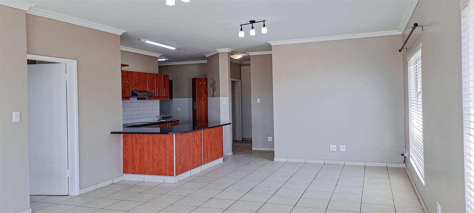 3 Bed Flat in Winklespruit photo number 4