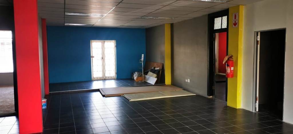 196  m² Office Space in Umbilo photo number 6