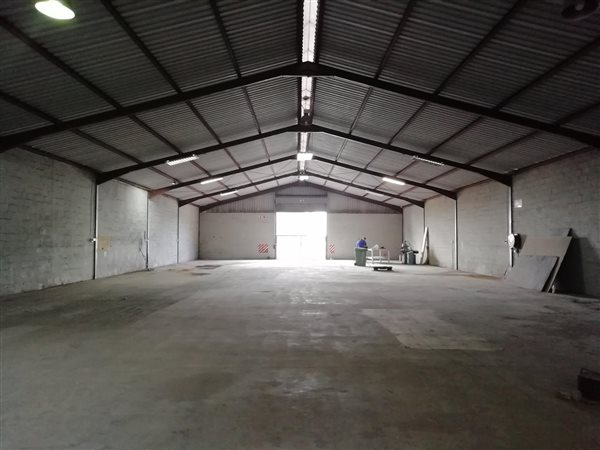 1 620  m² Industrial space