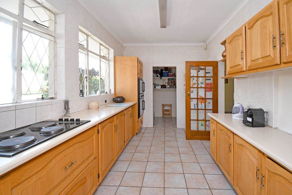 5 Bed House in Morningside photo number 16