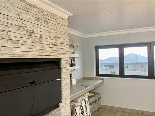 2 Bedroom House 2 Bedroom House