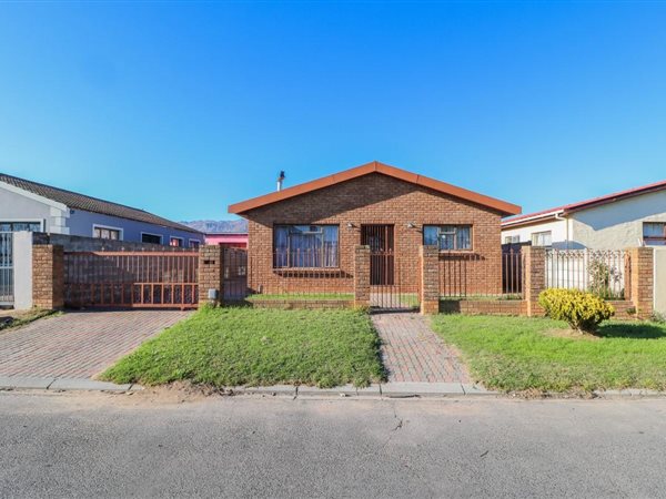 3 Bedroom House 3 Bedroom House