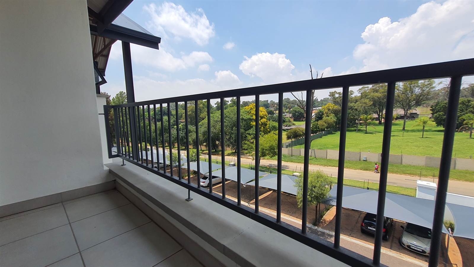 2 Bed Apartment in Modderfontein photo number 20