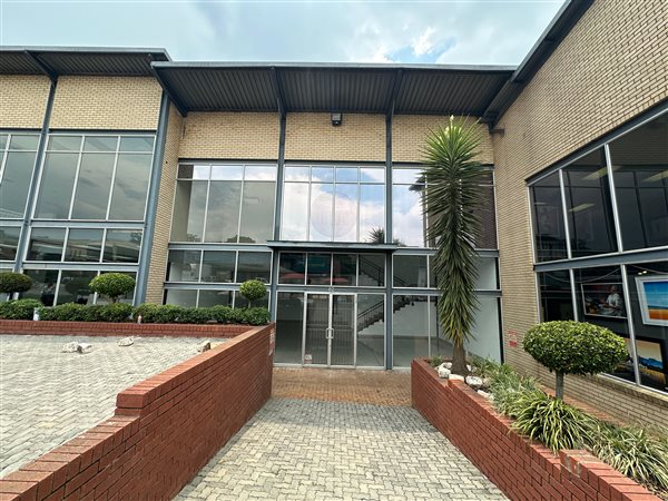 250  m² Commercial space in North Riding