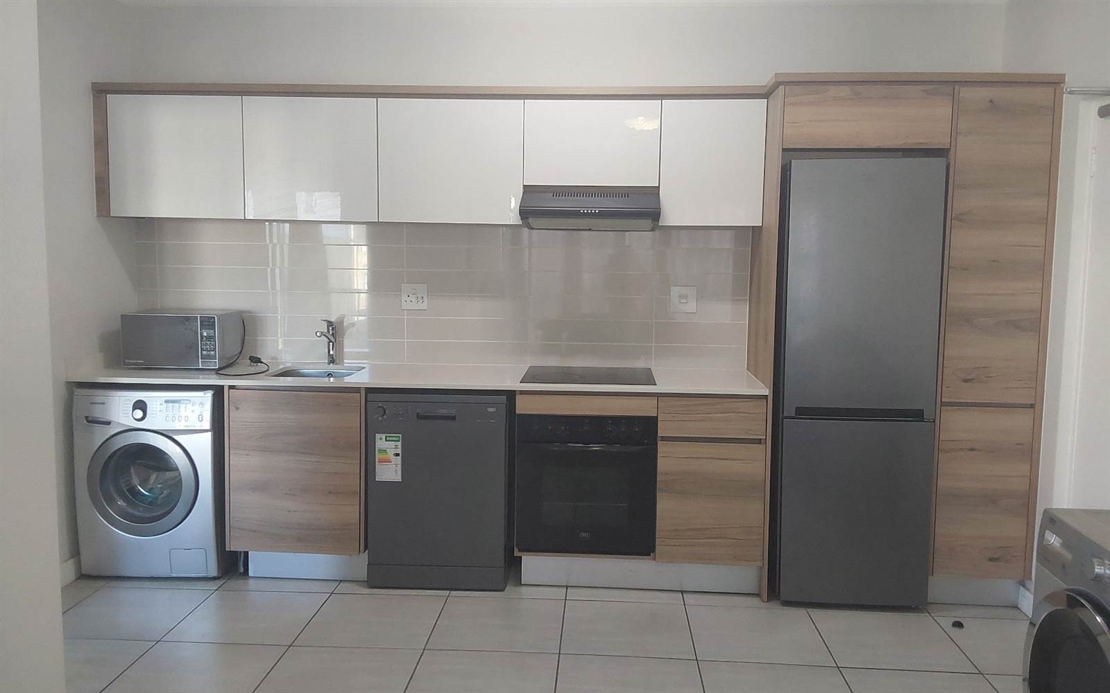 1 Bed Apartment in Jukskei View photo number 3