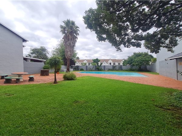 3 Bedroom Townhouse 3 Bedroom Townhouse