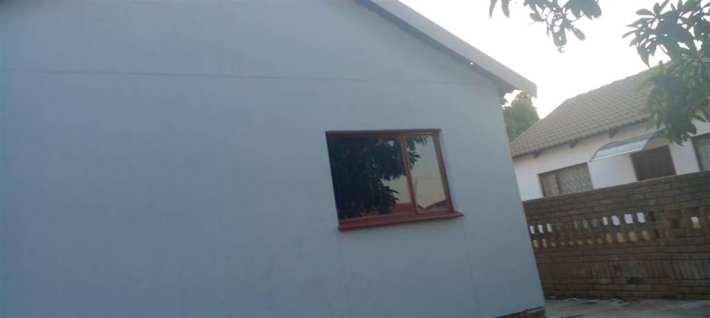 2 Bed House in Lethlabile photo number 5