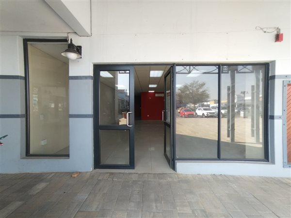 176  m² Retail Space