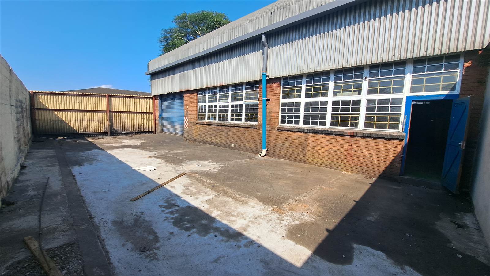 613  m² Industrial space in Alton photo number 8