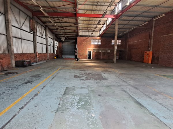 613  m² Industrial space in Alton