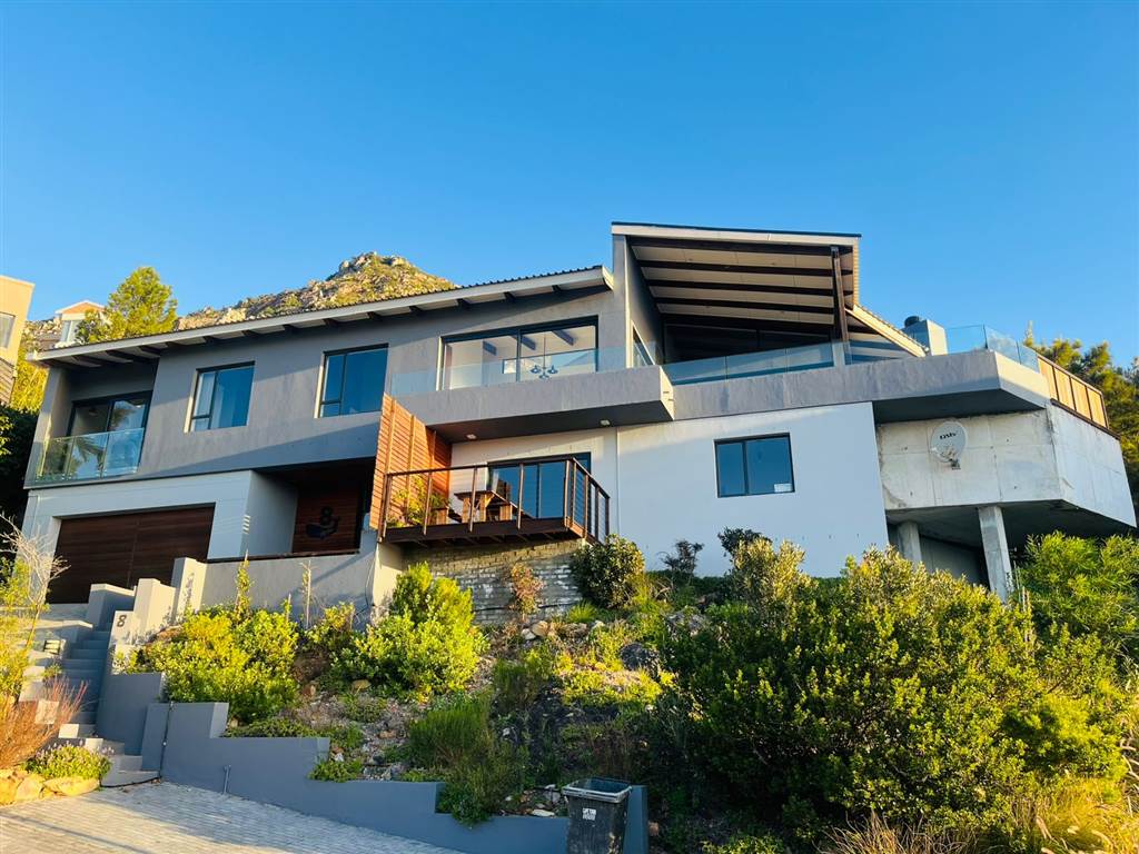 5 Bedroom House