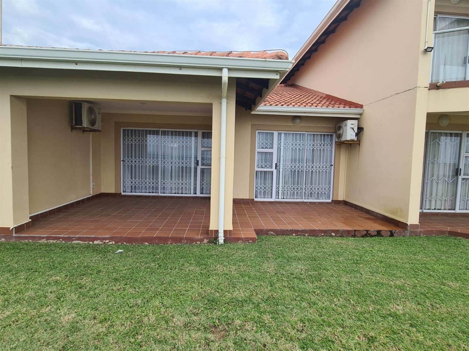 3 Bed Townhouse in Illovo Beach photo number 1