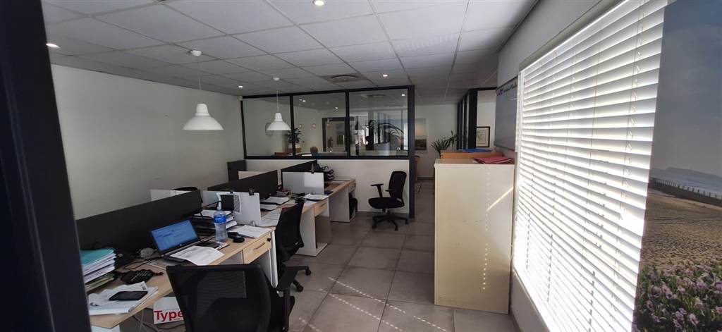 948  m² Commercial space in Umgeni Park photo number 9
