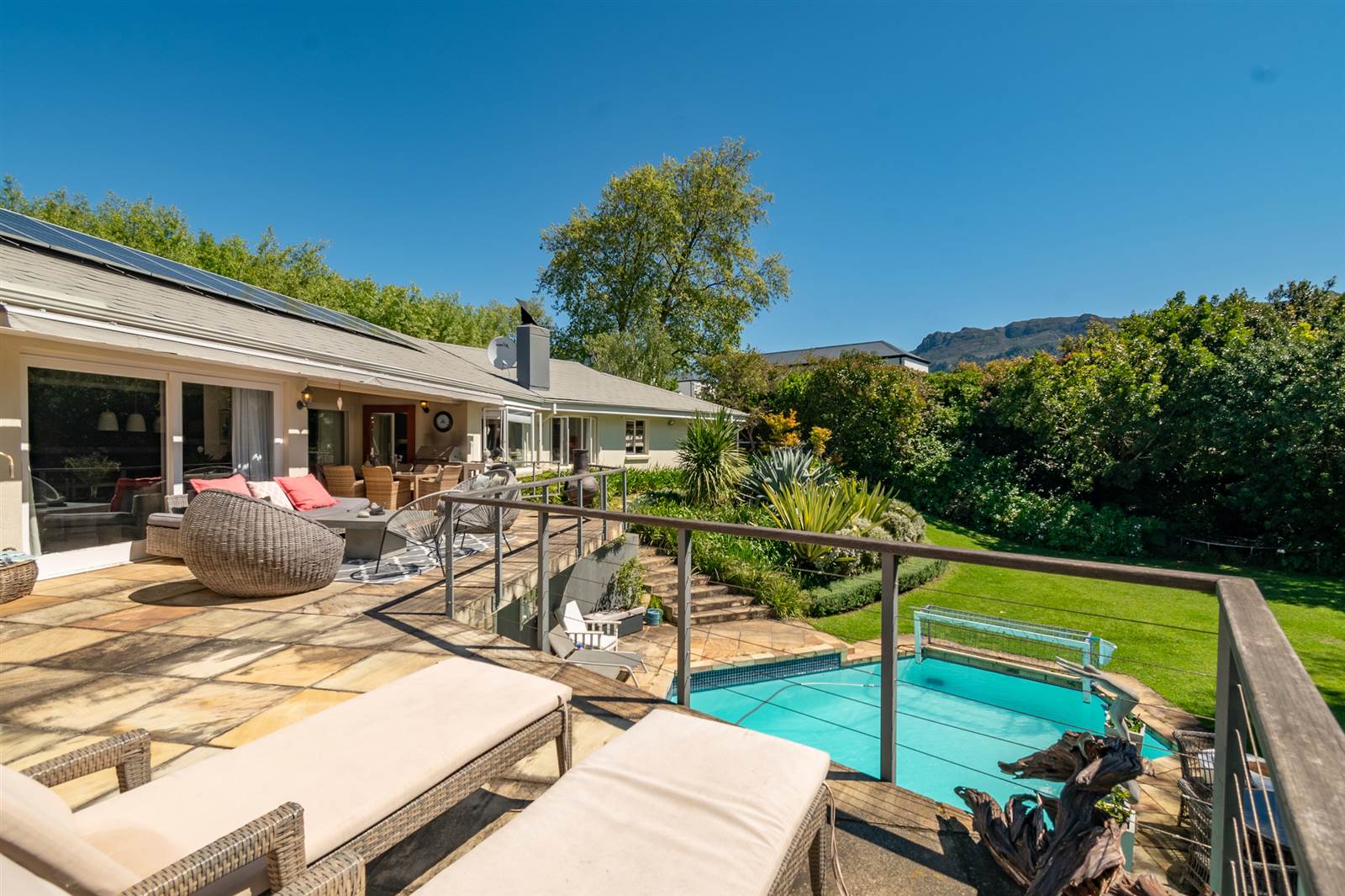6 Bed House in Constantia photo number 3