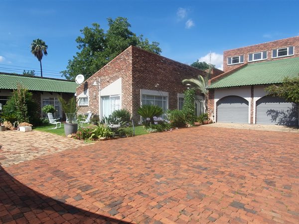 12 Bed House in Potchefstroom Central