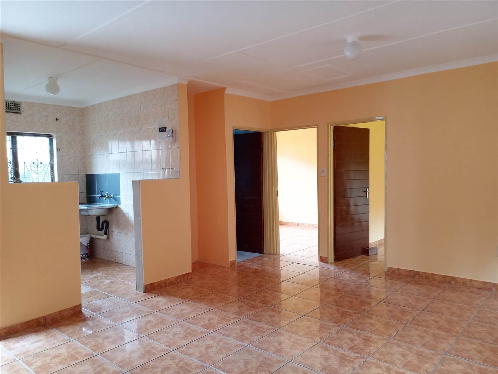 2 Bed House in Tongaat Central photo number 4