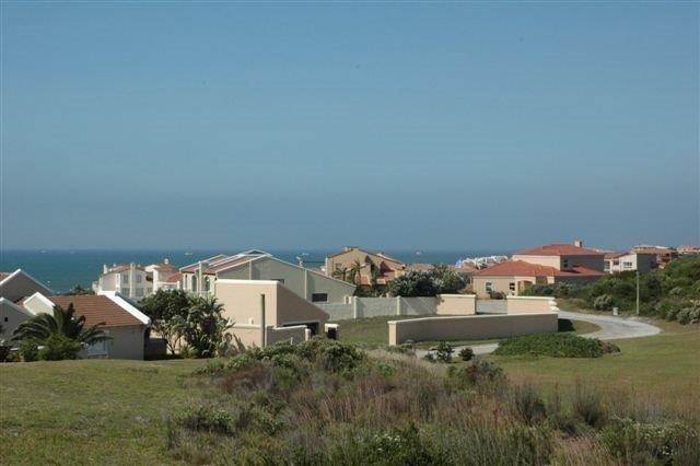 752 m² Land available in St Francis Bay photo number 9