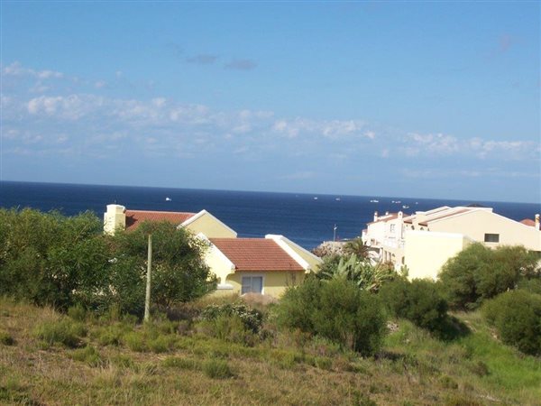 752 m² Land available in St Francis Bay
