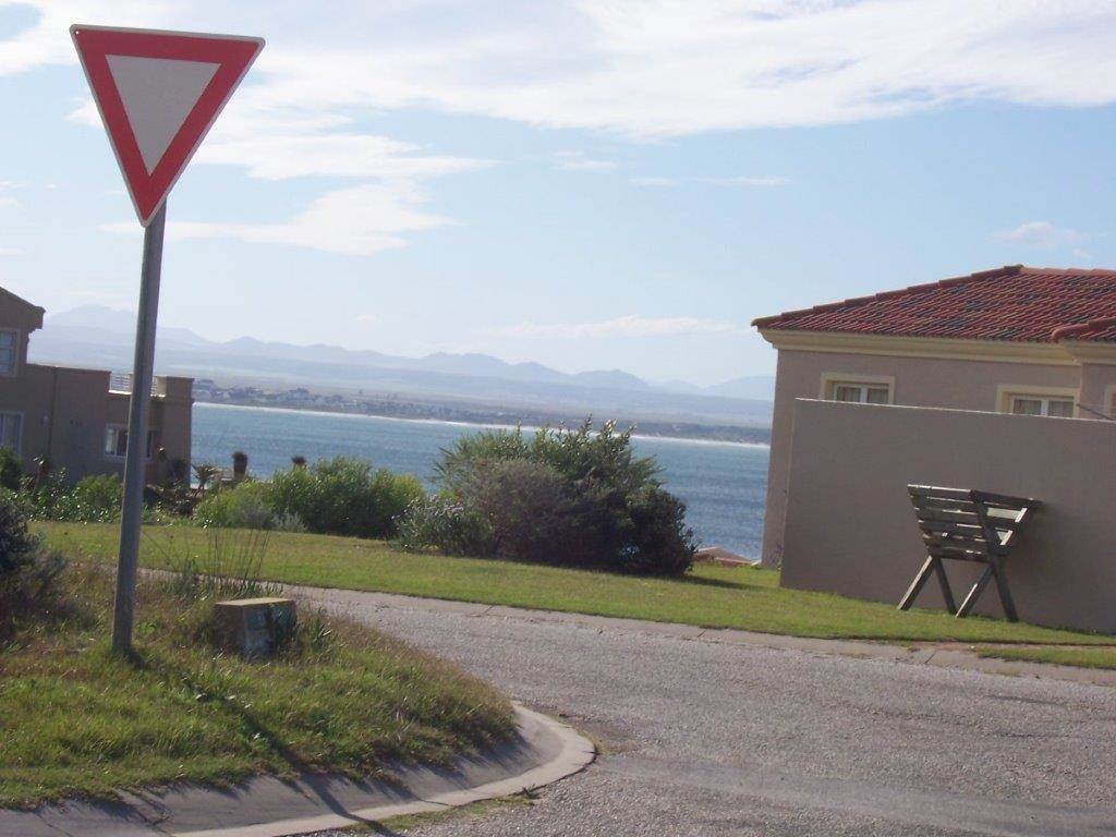 752 m² Land available in St Francis Bay photo number 3