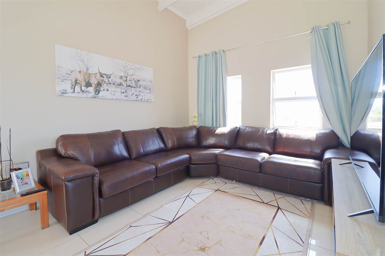 2 Bed Apartment in Bellville Central photo number 3