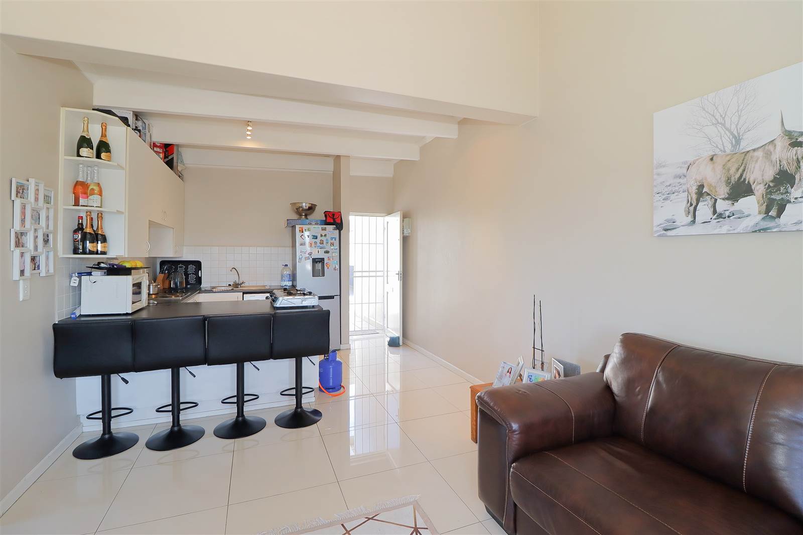 2 Bed Apartment in Bellville Central photo number 4