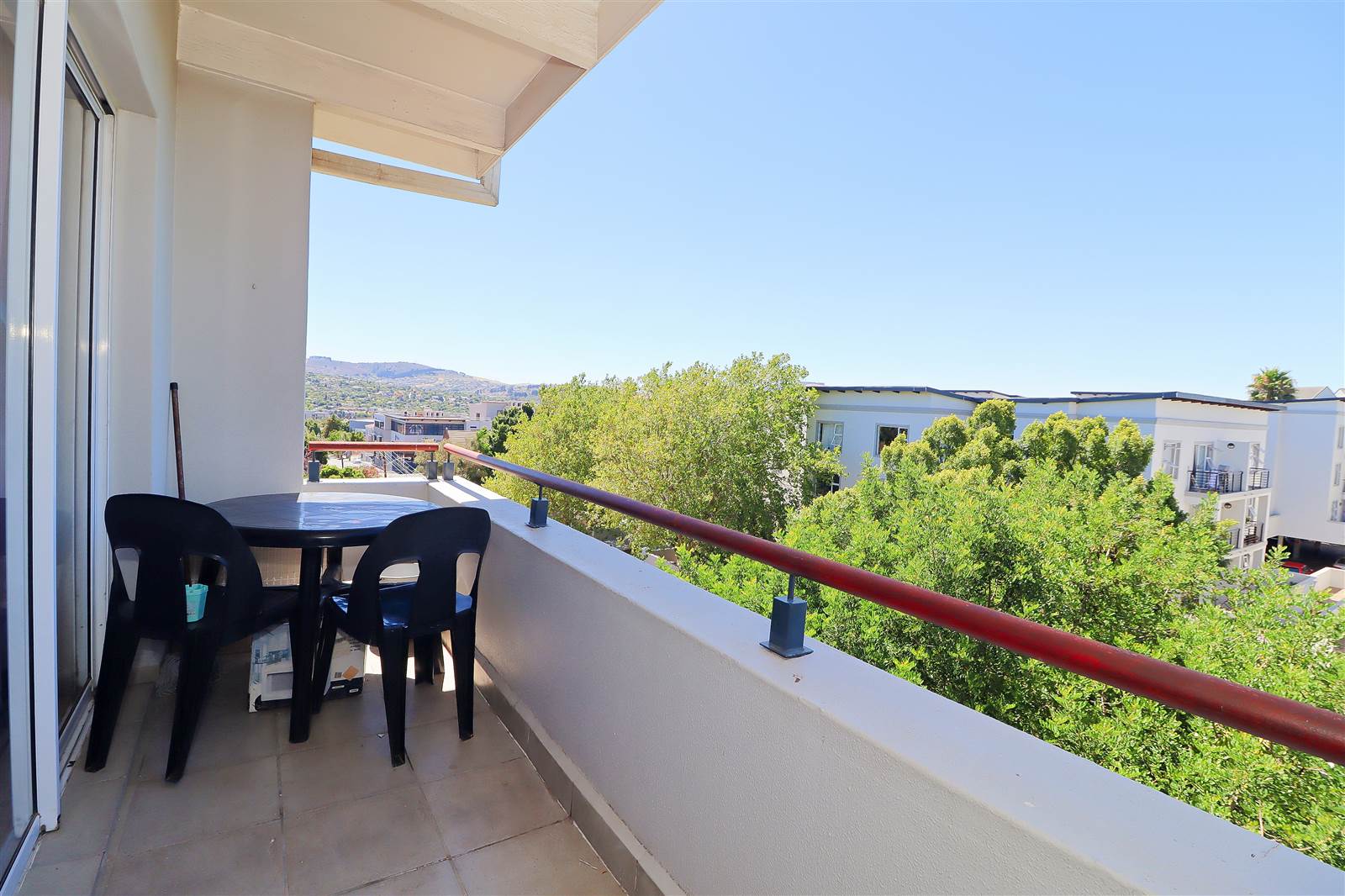 2 Bed Apartment in Bellville Central photo number 11