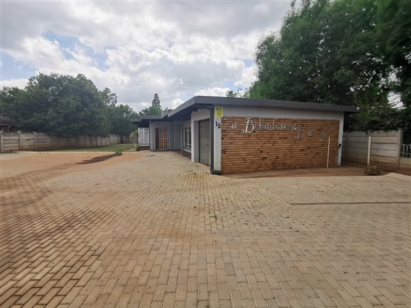 240  m² Commercial space in Flamwood