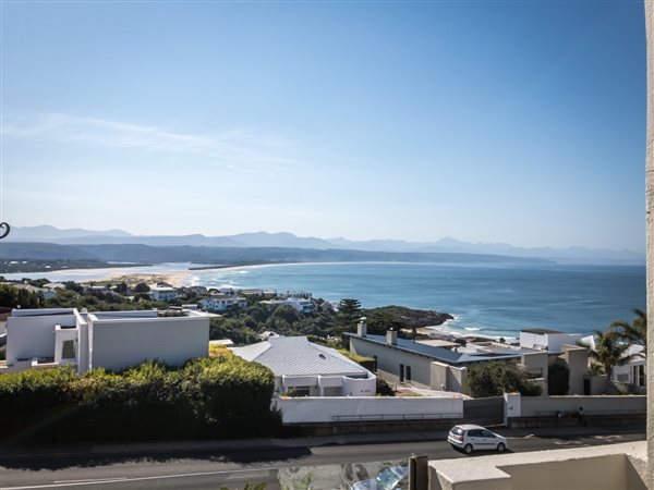 2 Bed Apartment in Signal Hill