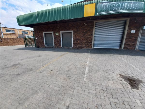 640  m² Commercial space