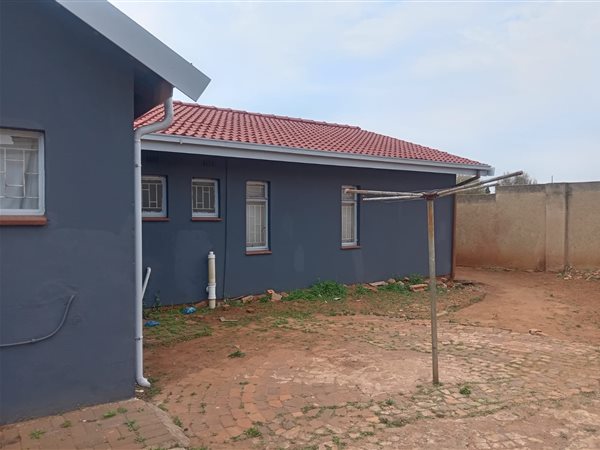3 Bedroom House 3 Bedroom House