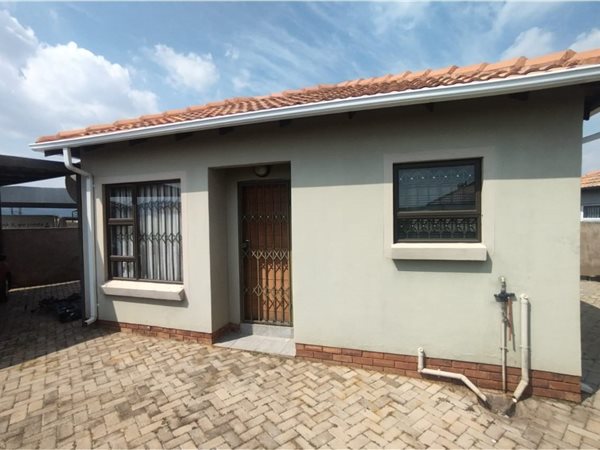 2 Bedroom House 2 Bedroom House