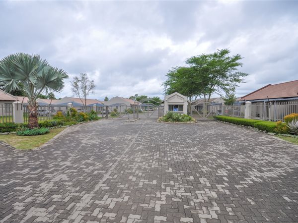 2 Bedroom Townhouse 2 Bedroom Townhouse