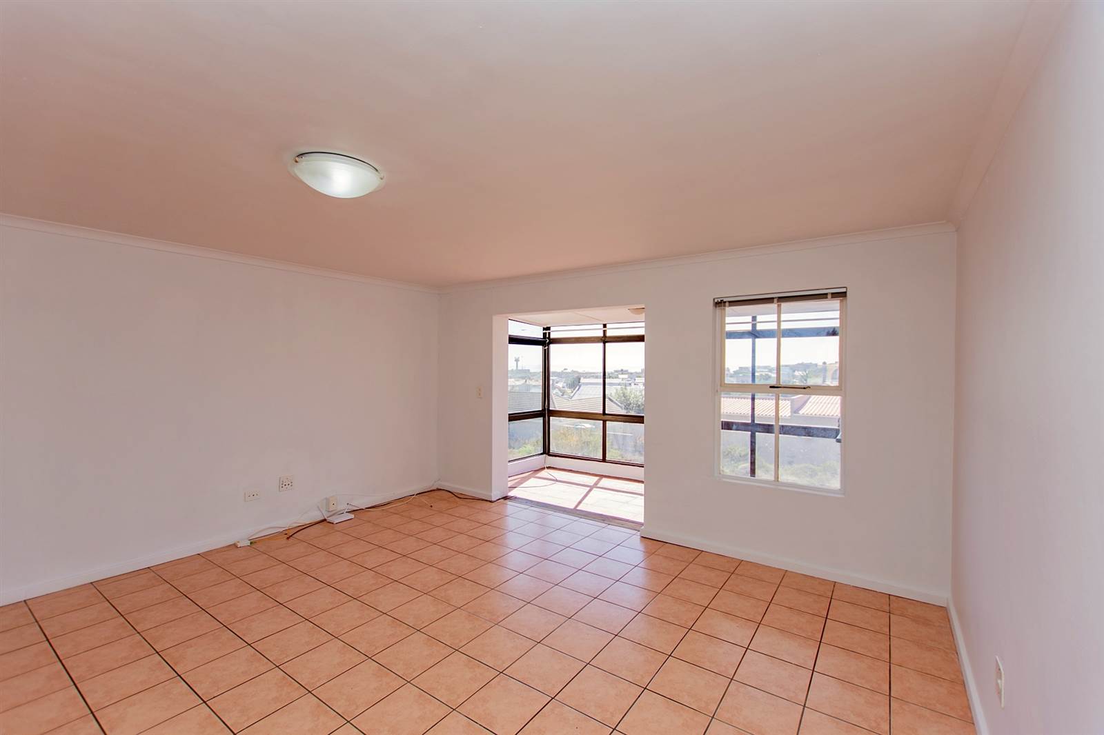 2 Bed Apartment in Myburgh Park photo number 6