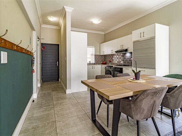 2 Bedroom House 2 Bedroom House
