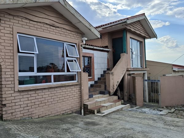 5 Bedroom House 5 Bedroom House