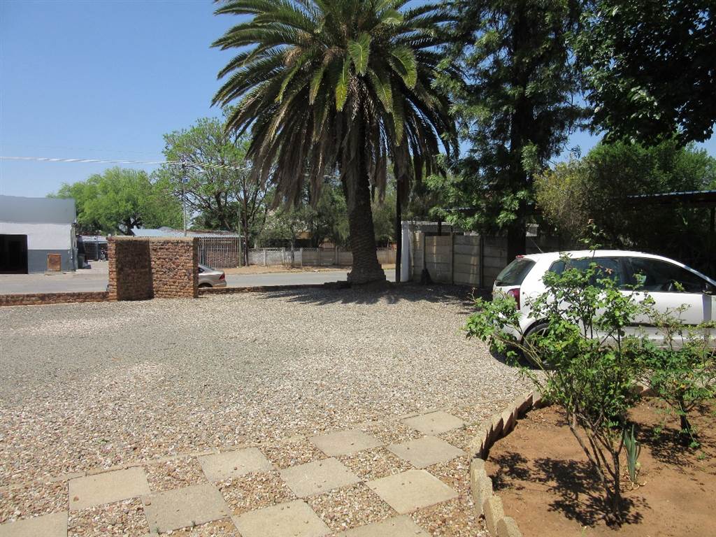 265  m² Commercial space in Vryburg photo number 3