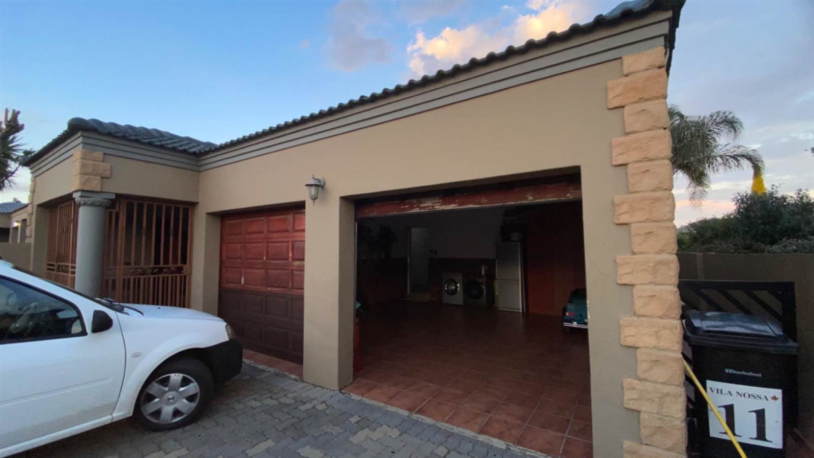 4 Bed Townhouse in Boksburg Central photo number 1