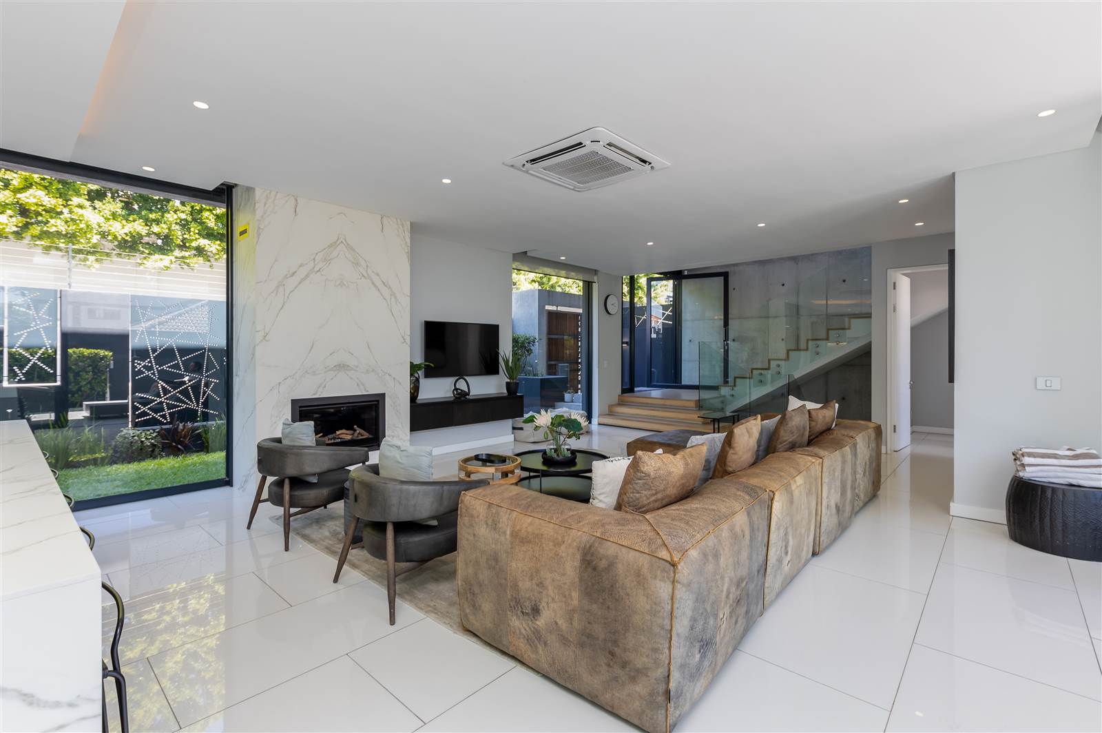 4.5 Bed Townhouse in Fresnaye photo number 11
