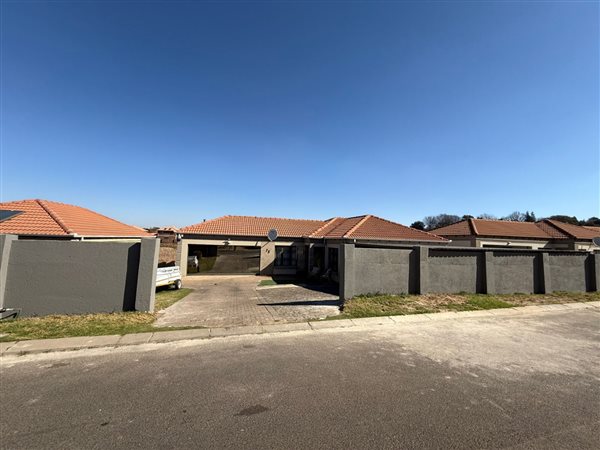 3 Bedroom House 3 Bedroom House