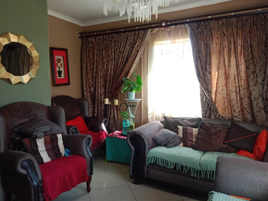 2 Bed House in Seshego photo number 9