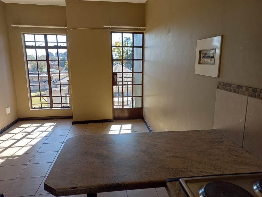 1 Bed Flat in Witbank photo number 5