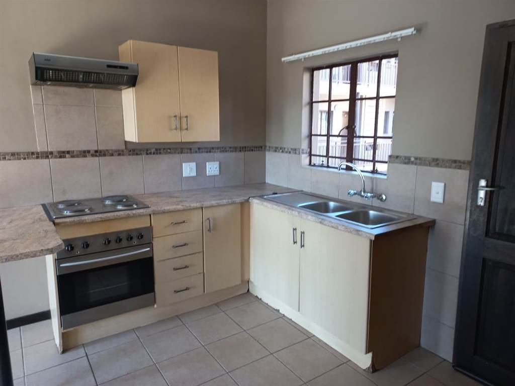 1 Bed Flat in Witbank photo number 4