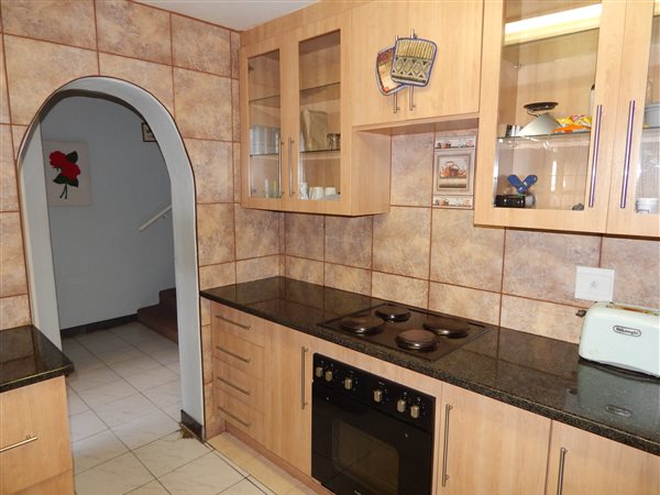 3 Bedroom Duplex 3 Bedroom Duplex