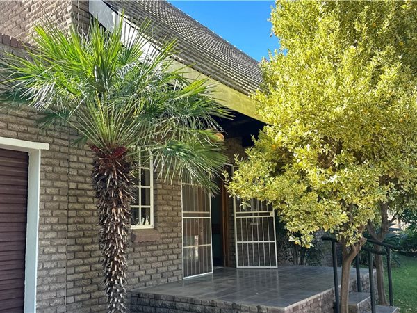 4 Bed Townhouse in Die Rand