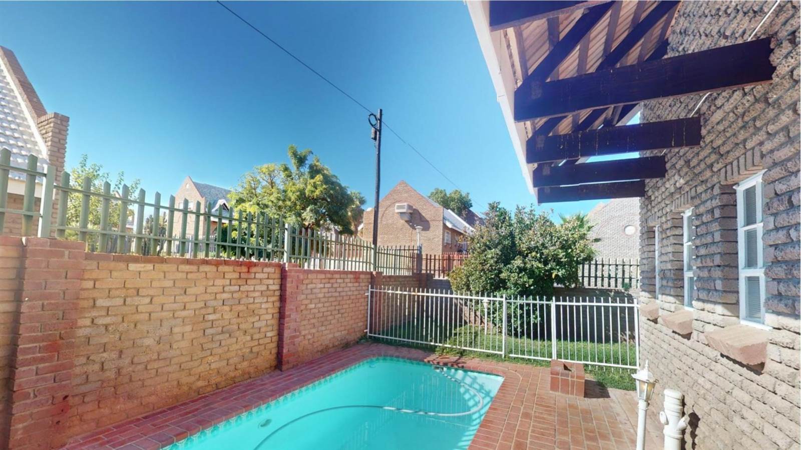 4 Bed Townhouse in Die Rand photo number 8