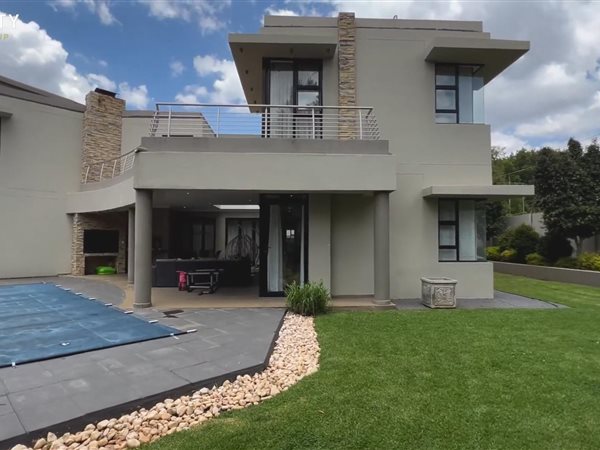 6 Bed Townhouse in Houghton Estate